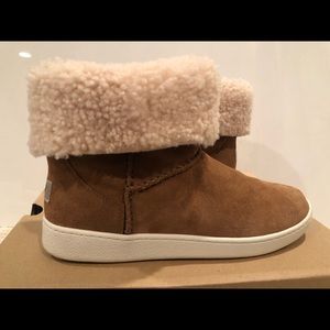 UGGS
